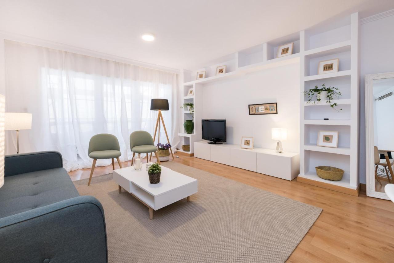 Apartamentos Paseo De La Farola Málaga Eksteriør bilde